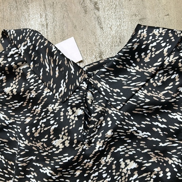 Halston cowl neck blouse, NWT, size Medium - Picture 7 of 8